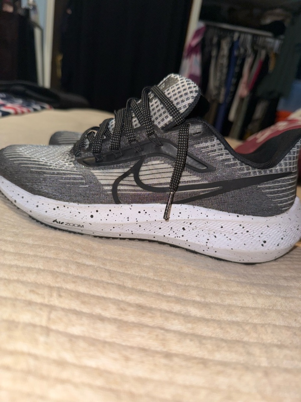 Nike Air Zoom Pegasus 39 'Black Dark Smoke Grey' - Picture 3 of 7